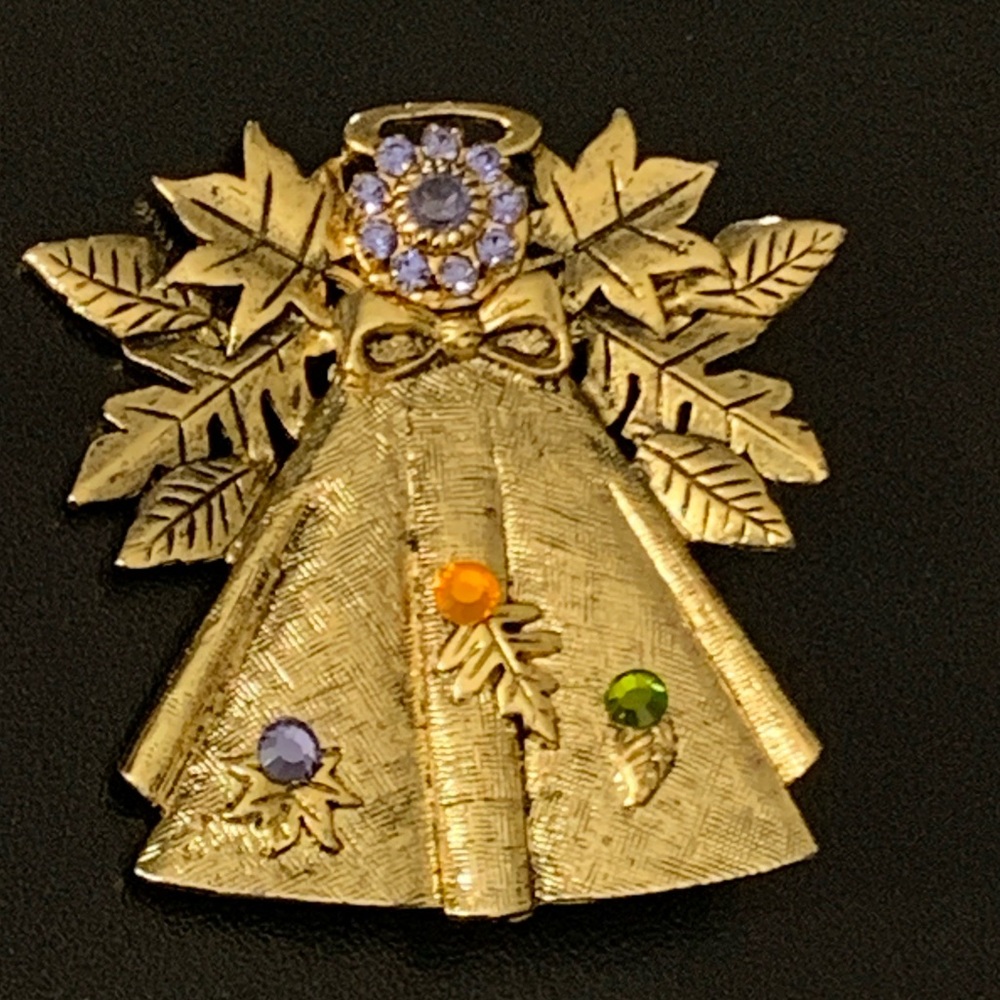 Signed JANE DAVIS Christmas Holiday Angel Gold Tone Rhinestone Brooch